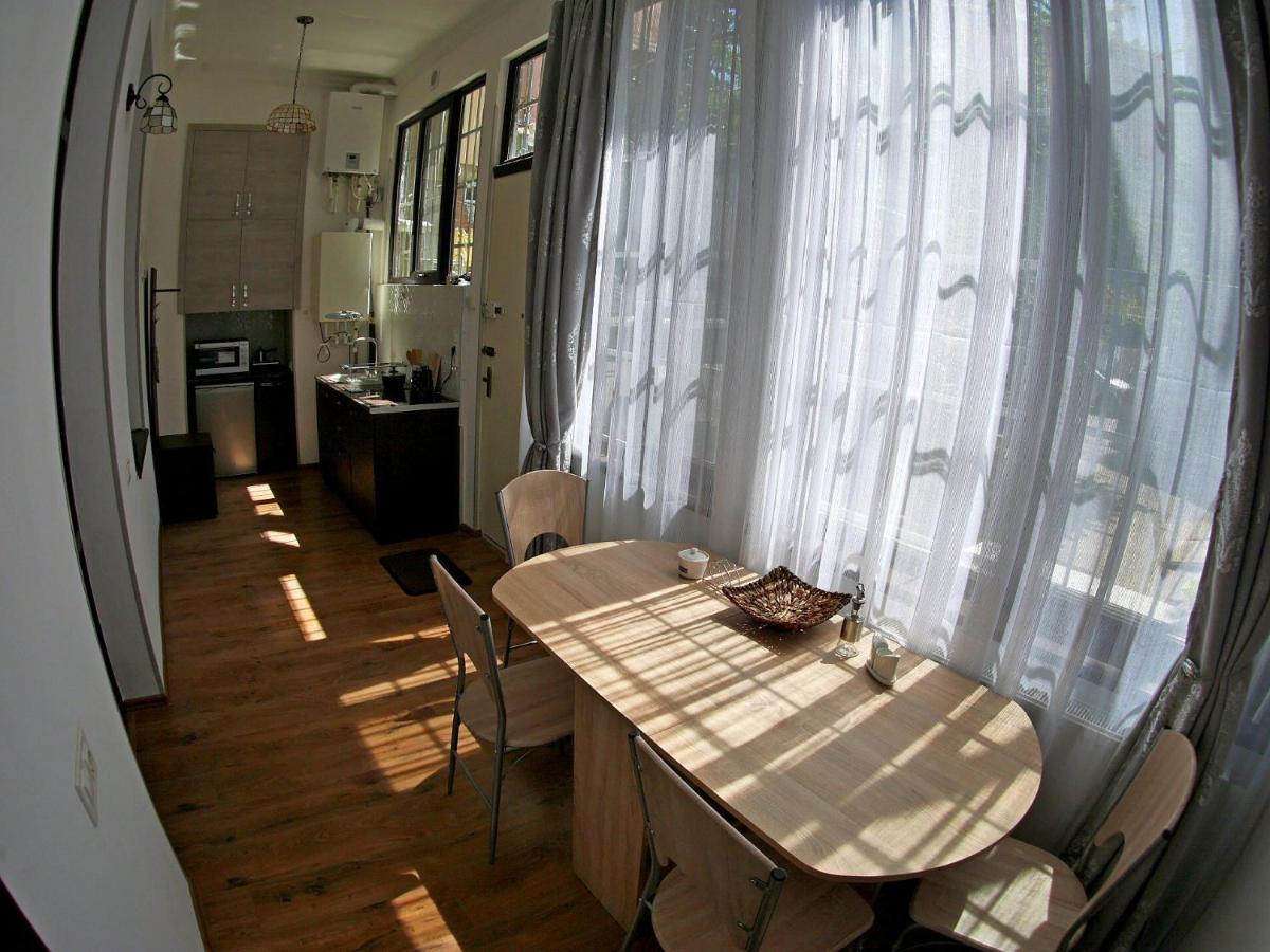 Old - Gold Gala Apartamento Tiflis Exterior foto