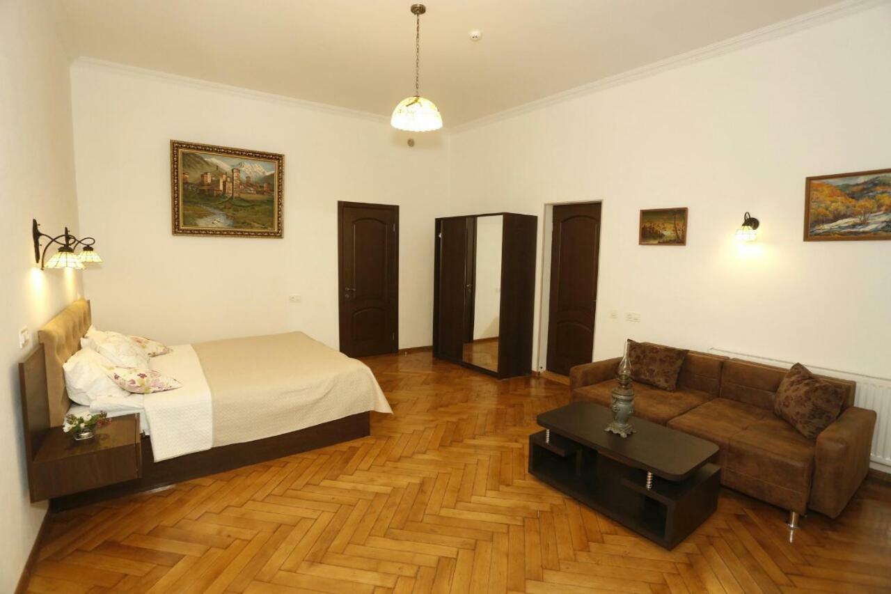 Old - Gold Gala Apartamento Tiflis Exterior foto