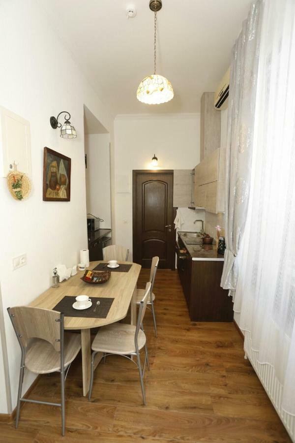 Old - Gold Gala Apartamento Tiflis Exterior foto